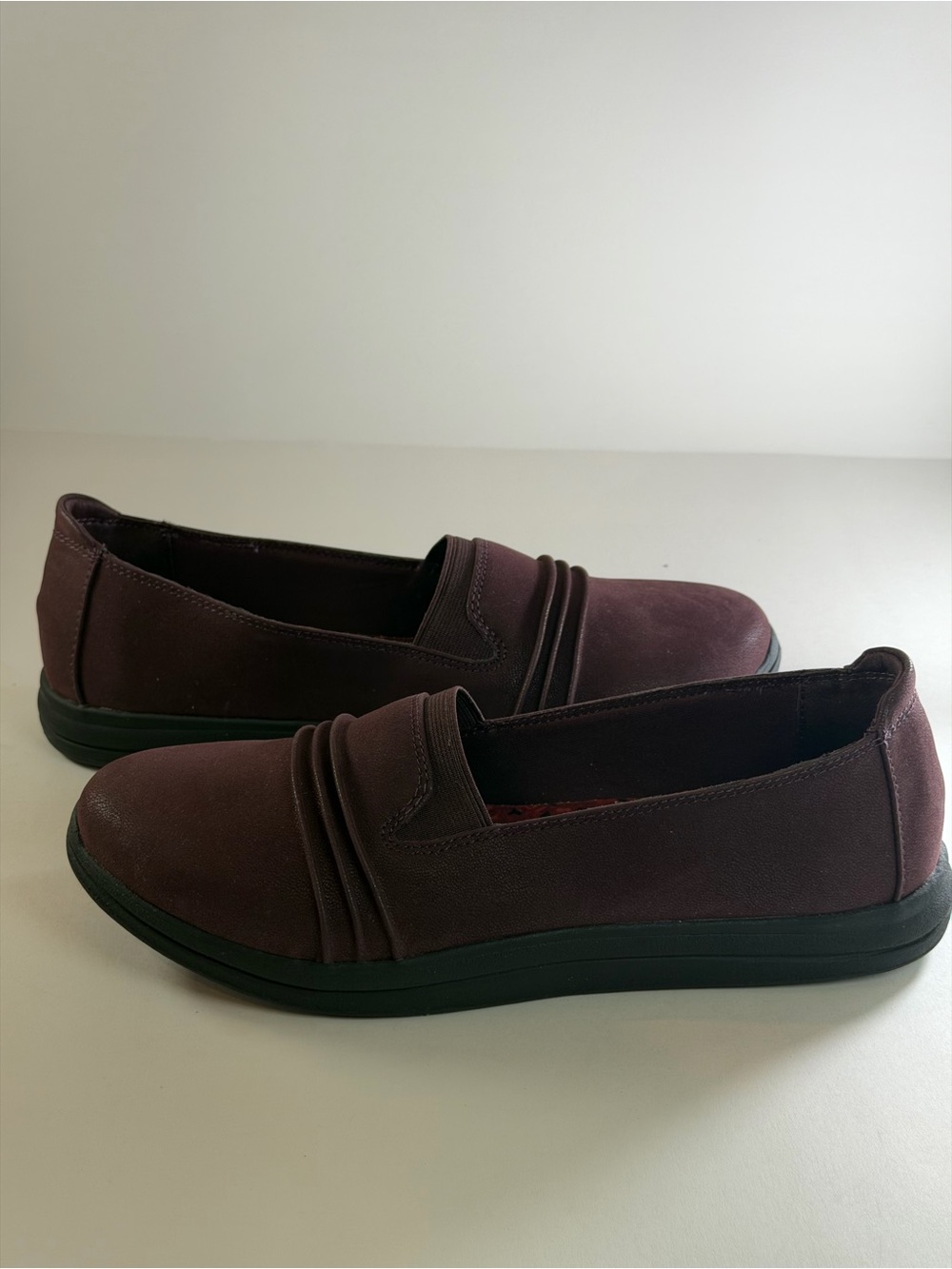 Clarks Women's Slip-On Loafers in Burgundy